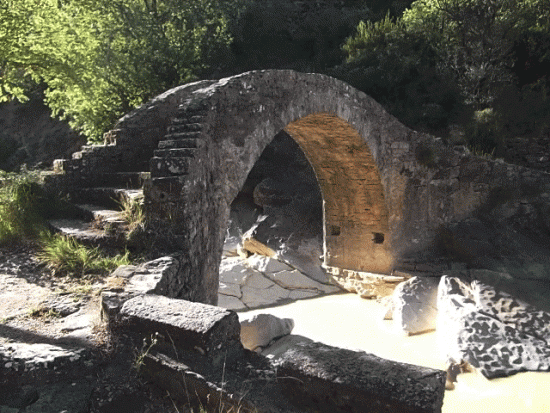 Puente romano de Boltaña en barranco Ferrera